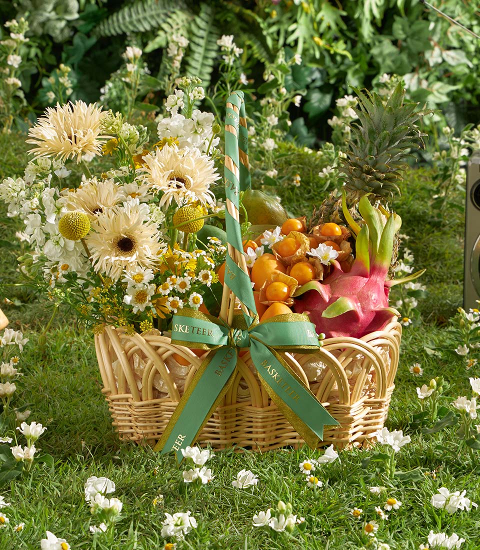 Elegant flower and fruit gift basket wicker SMF-1011