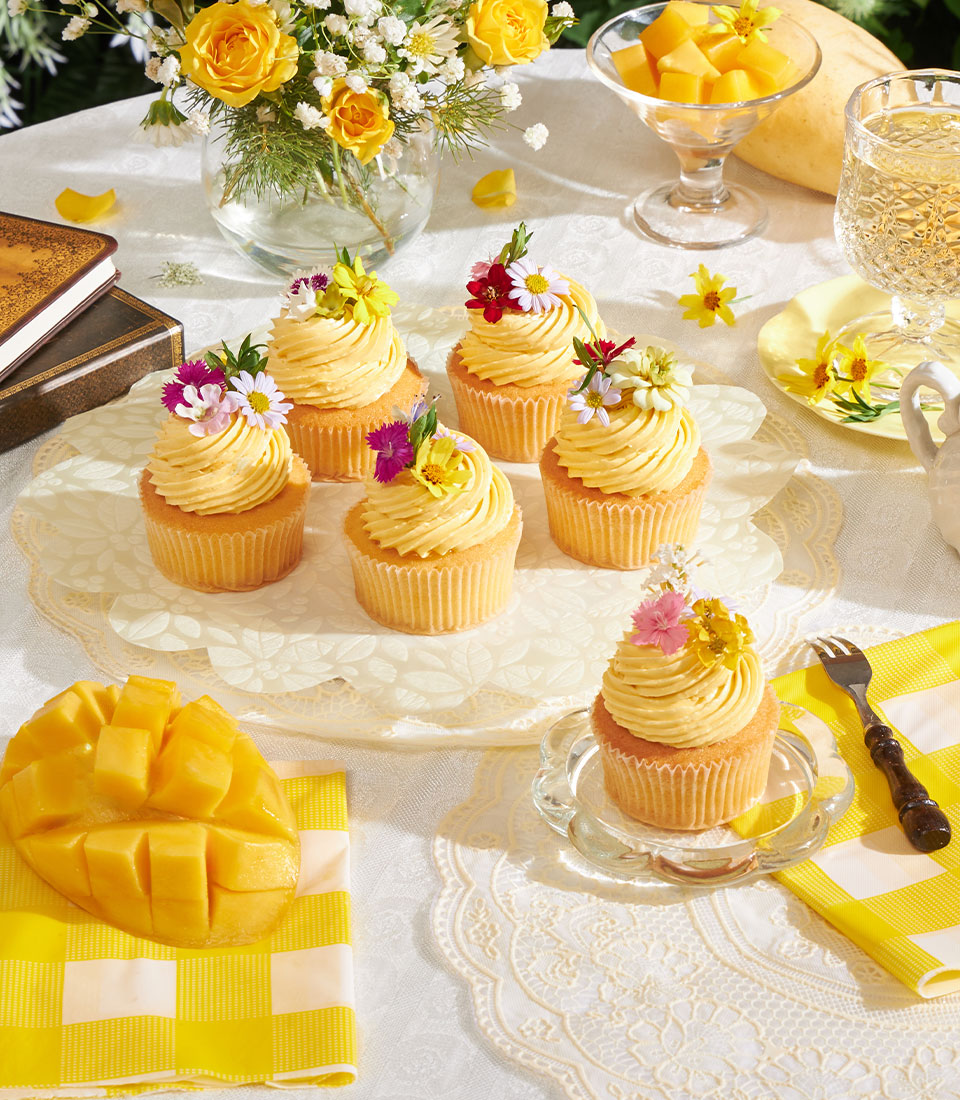 golden mango buttercream cupcake Bangkok SBK-1001