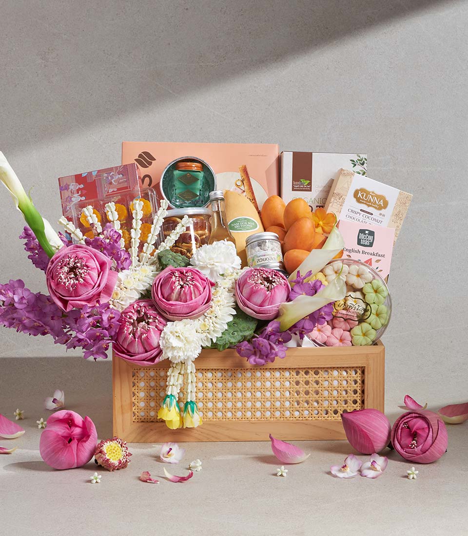 songkran gift basket luxury fruit ceremonial arrangement